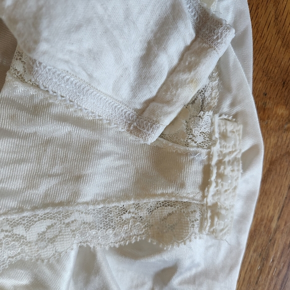 Lacey white bodysuit - Picture 4 of 4